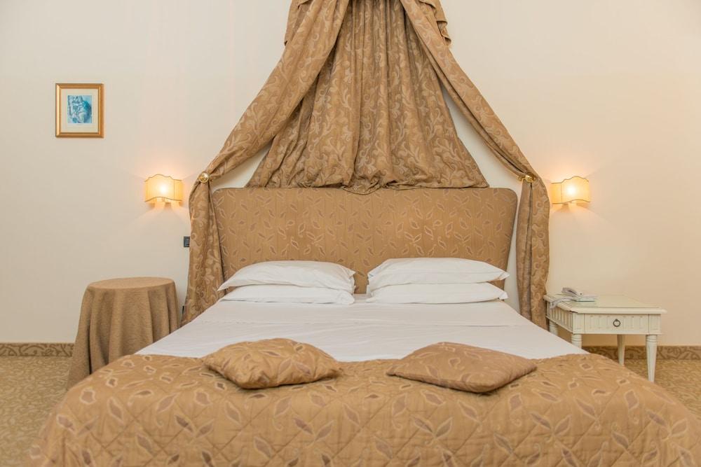 San Paolo Al Convento Hotel Trani Bagian luar foto